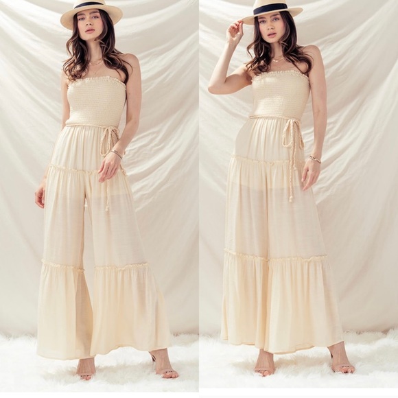 🆕Strapless wide leg smocked jumpsuit - Picture 3 of 8